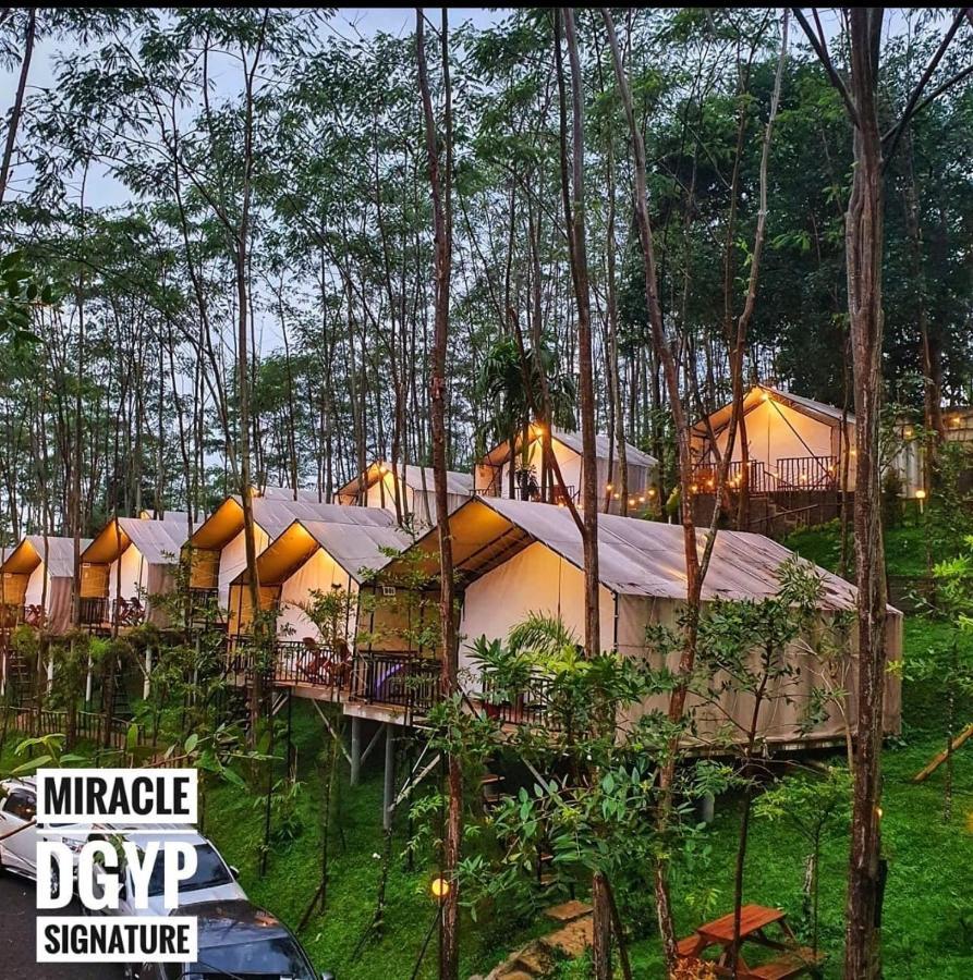 Miracle Signature Hills Ciater Bagian luar foto