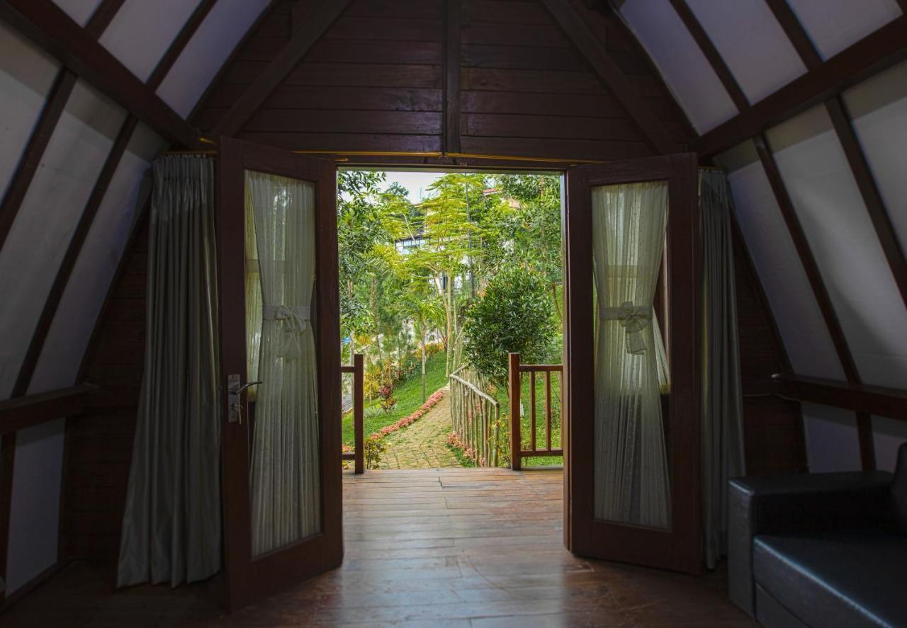 Miracle Signature Hills Ciater Bagian luar foto